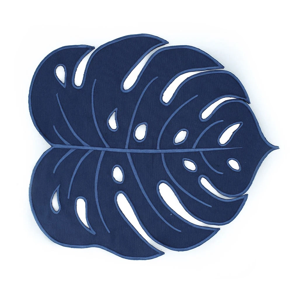 Set of 4 Blue Leaves and 4 white poplin napkins
